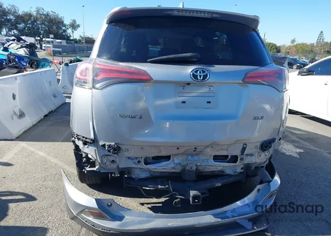 2018 Toyota Rav4 Xle from USA, damaged, VIN JTMWFREV1JD113094